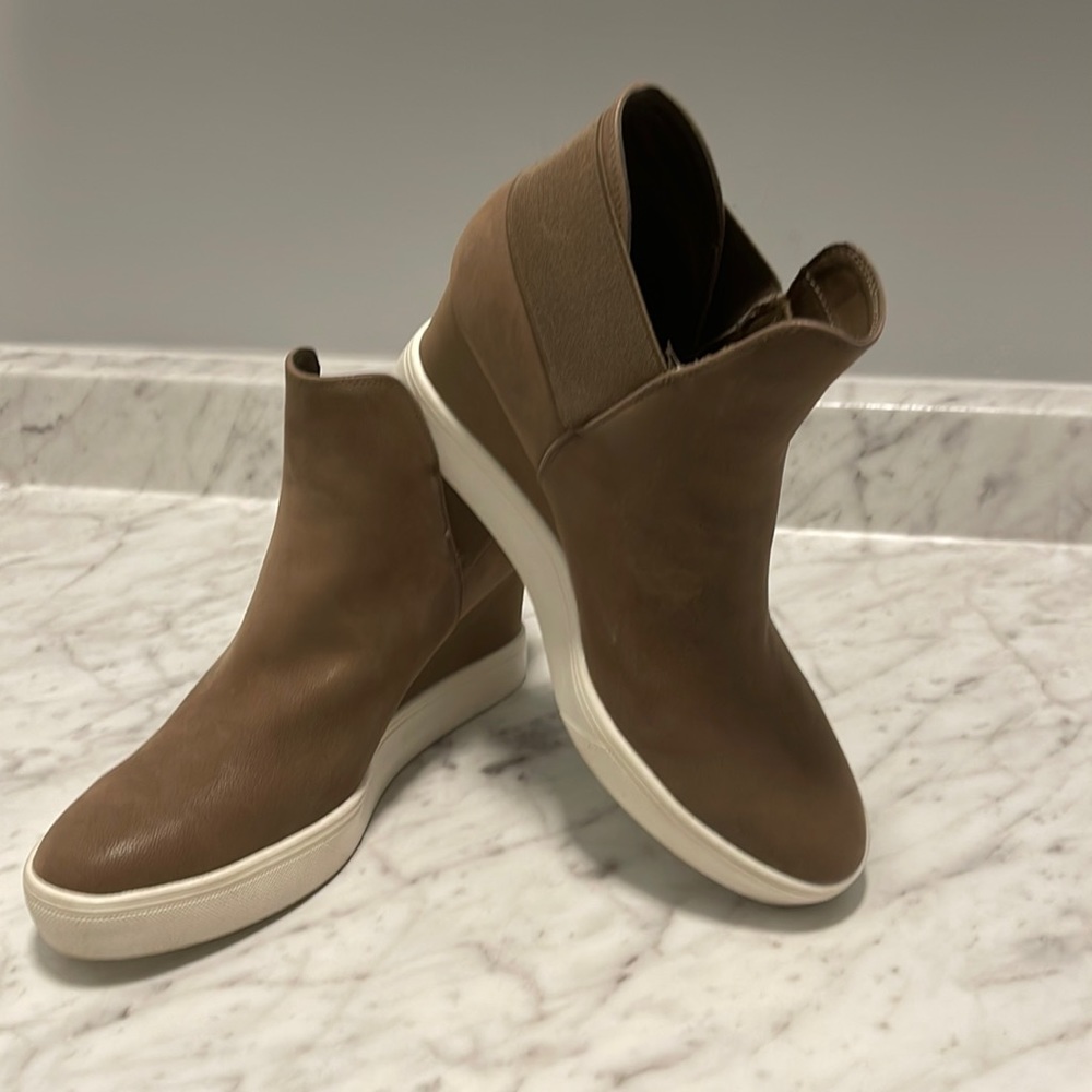 Maurice’s platform sneaker wedge  booties Size 10